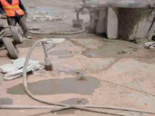 龙安水泥混凝土路面板底注浆技术 路面脱空注浆整治方案